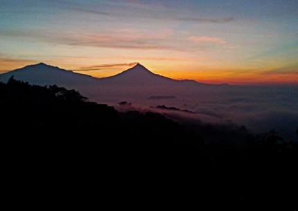 Sunrise, Borobudur & Merapi Jeep