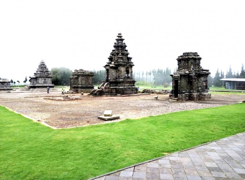 Dieng Plateau Sikunir Golden Sunrise Tour from Yogyakarta