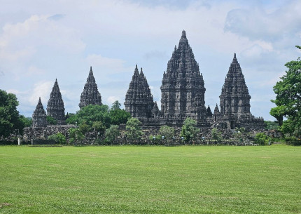 Shared Trip : Prambanan Afternoon Leave at 02.30pm