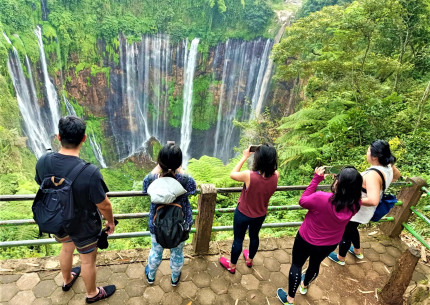 Shared Trip : 2D1N Tumpaksewu Waterfalls and Bromo Tours Drop to Bali / Surabaya / Malang