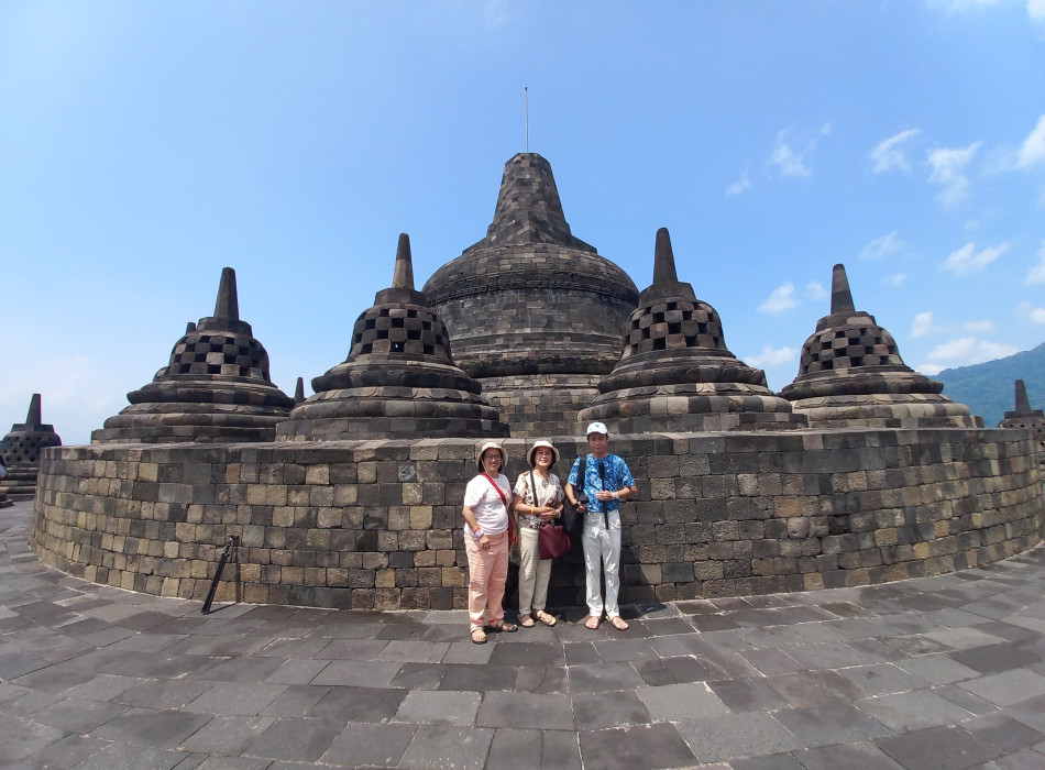 Shared Trip : Borobudur Tour from Semarang Port
