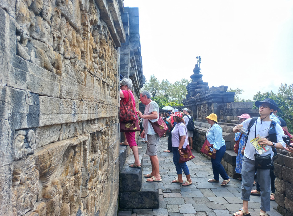Shared Trip : Borobudur Tour from Semarang Port
