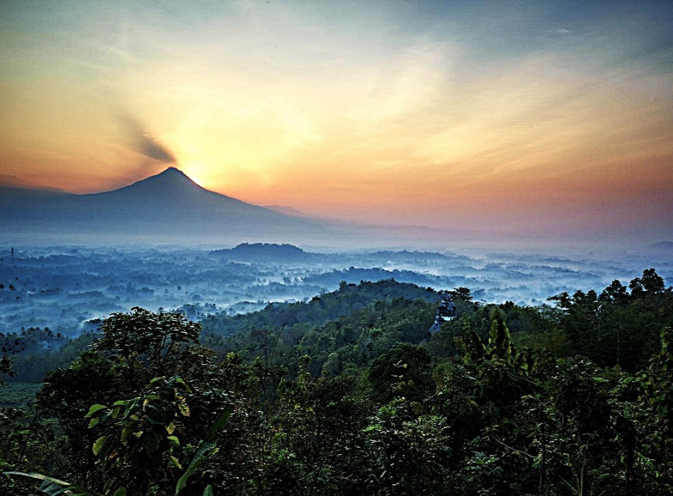 Sunrise, Borobudur & Merapi Jeep